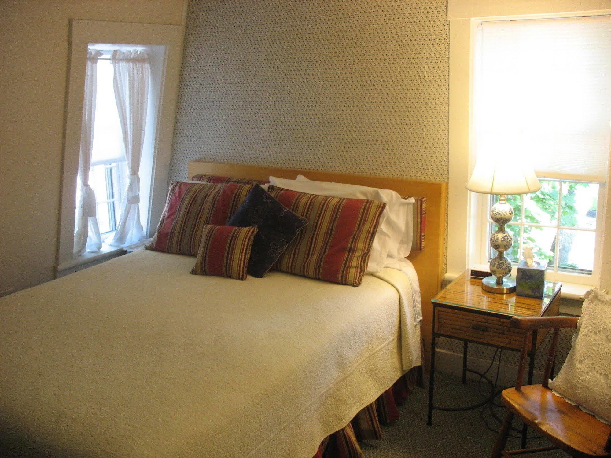 The 1720 House Bed & Breakfast Винярд Хейвън Екстериор снимка