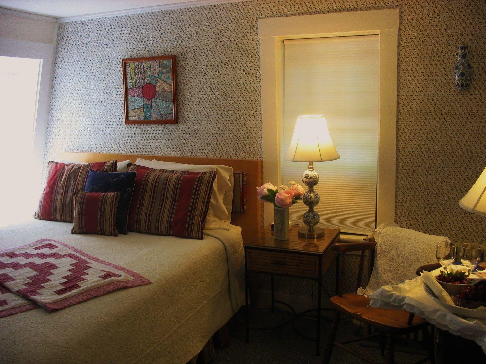 The 1720 House Bed & Breakfast Винярд Хейвън Екстериор снимка