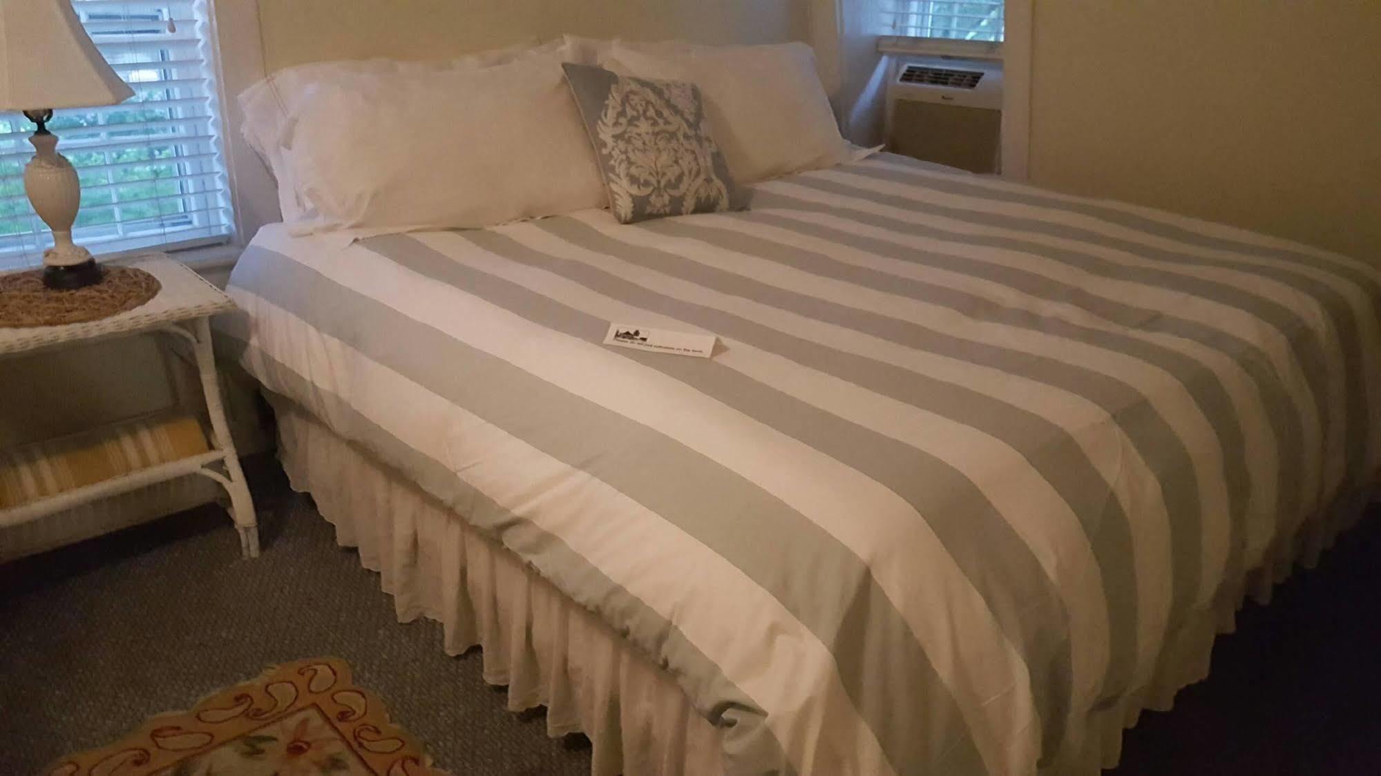 The 1720 House Bed & Breakfast Винярд Хейвън Екстериор снимка