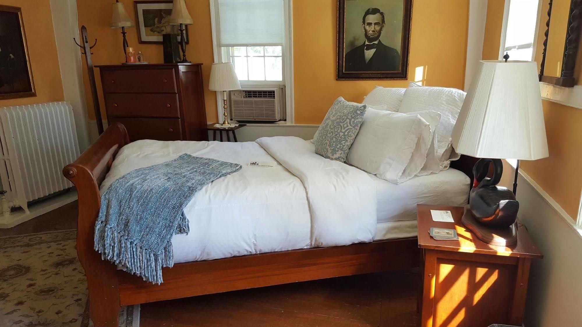The 1720 House Bed & Breakfast Винярд Хейвън Екстериор снимка