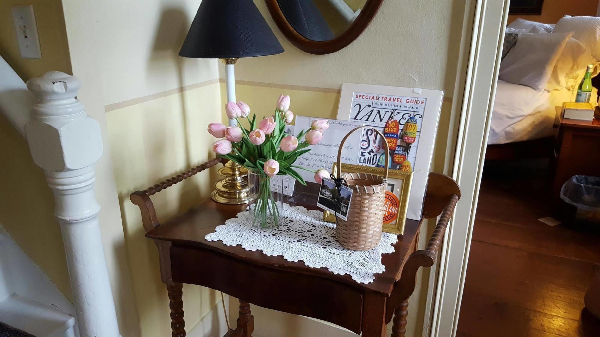 The 1720 House Bed & Breakfast Винярд Хейвън Екстериор снимка